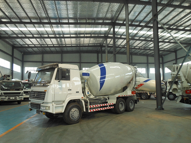 HM9-D Concrete Truck Mixer