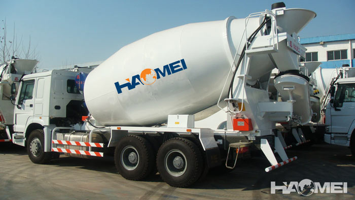 The mixing device of concrete mixer truckers for sale