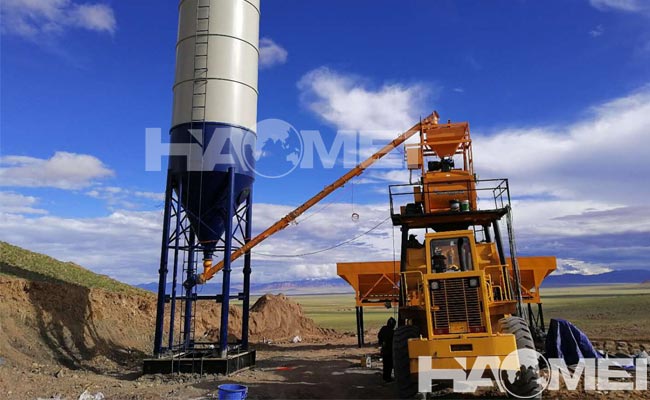 small concrete mixing plant