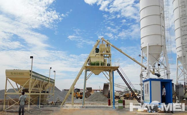hopper feeding concrete batching plant
